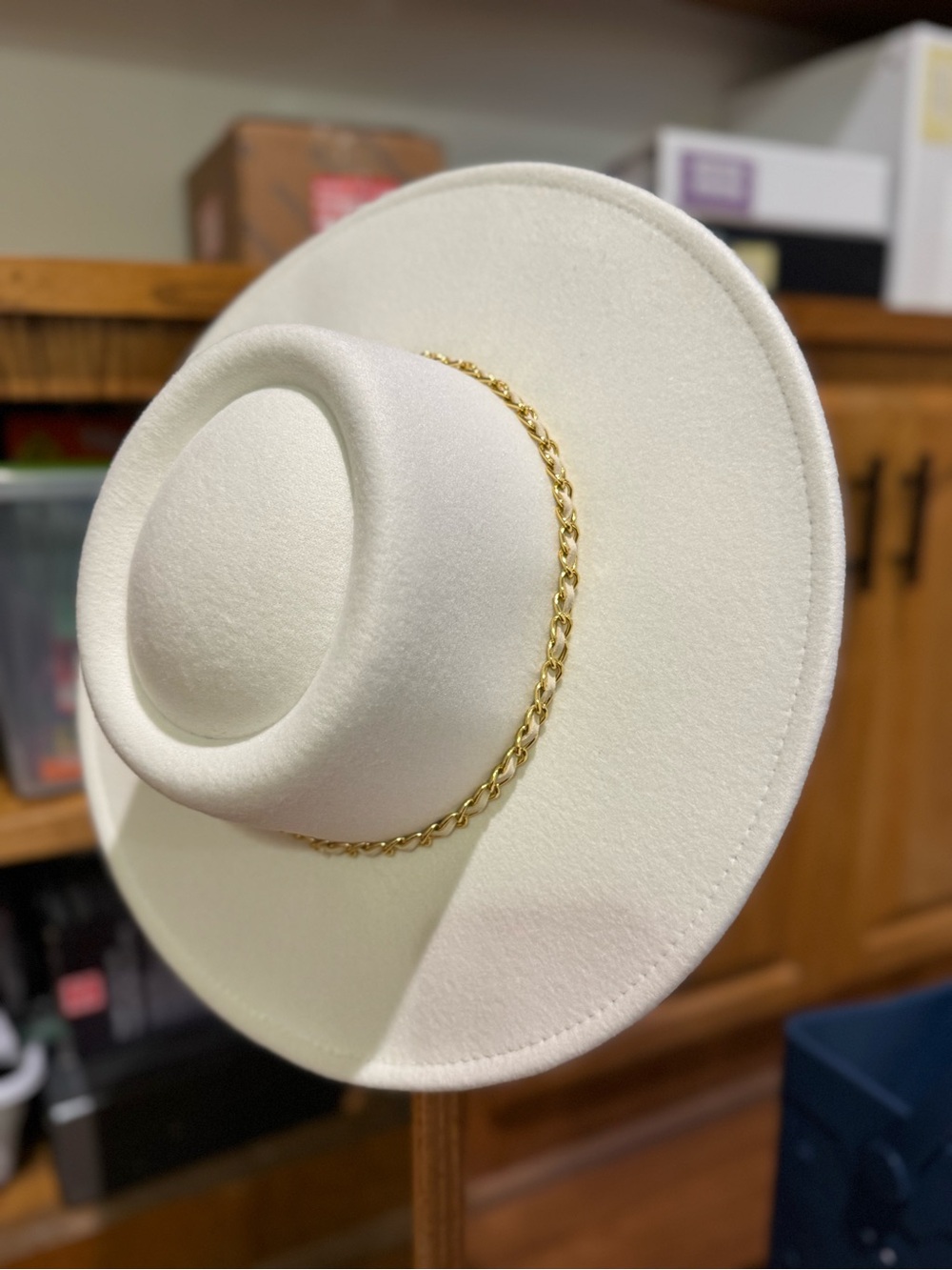 Women’s Cream Felt Wide-Brim Hat with Gold Chain Trim